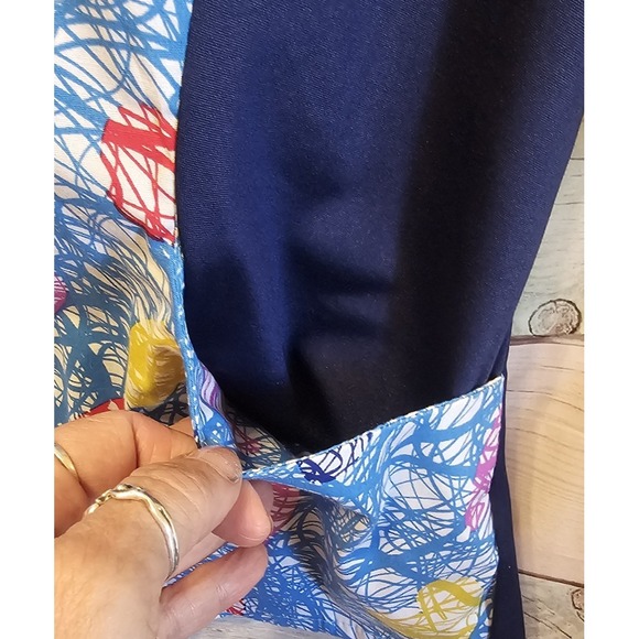 NWT Gem Scrubs Diamond Collection Womens Size M‎ Scribble Hearts Red Blue Yellow - Picture 7 of 10